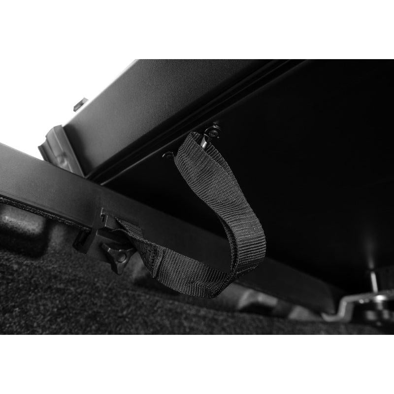UnderCover 16-21 Toyota Tacoma Reg/Ext Cab 6ft Triad Bed Cover