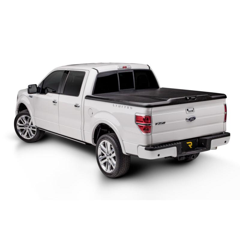 UnderCover 22-24 Toyota Tundra 5.5ft Elite Bed Cover