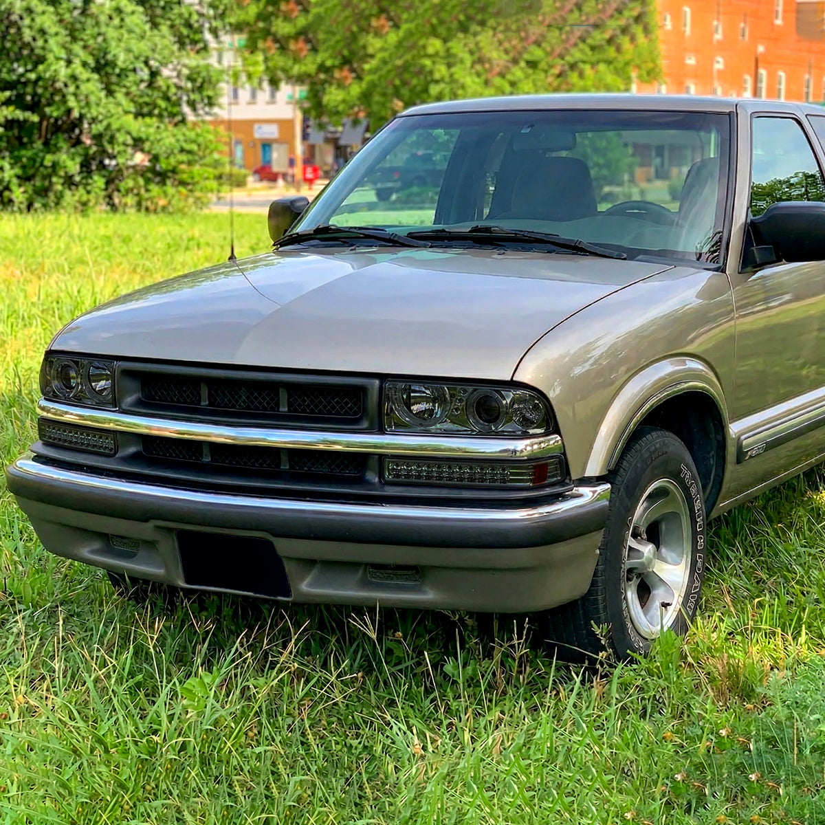 1998-2004 Chevrolet S10/ GMC Sonoma LED Bumper Lights (Chrome Housing/Smoked Lens)