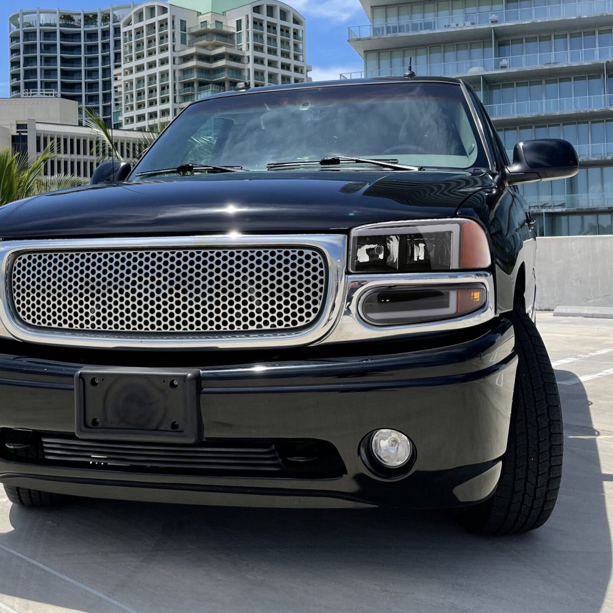 1999-2006 GMC Sierra Denali/2007 Sierra Classic Denali/2000-2006 Yukon/XL Denali Factory Style Headlights with LED Sequential Turn Signal Bumper Lights (Matte Black Housing/Clear Lens)