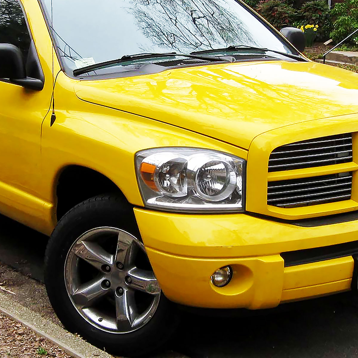 2006-2008 Dodge RAM 1500/ 2006-2009 RAM 2500 3500 Factory Style Crystal Headlights (Chrome Housing/Clear Lens)