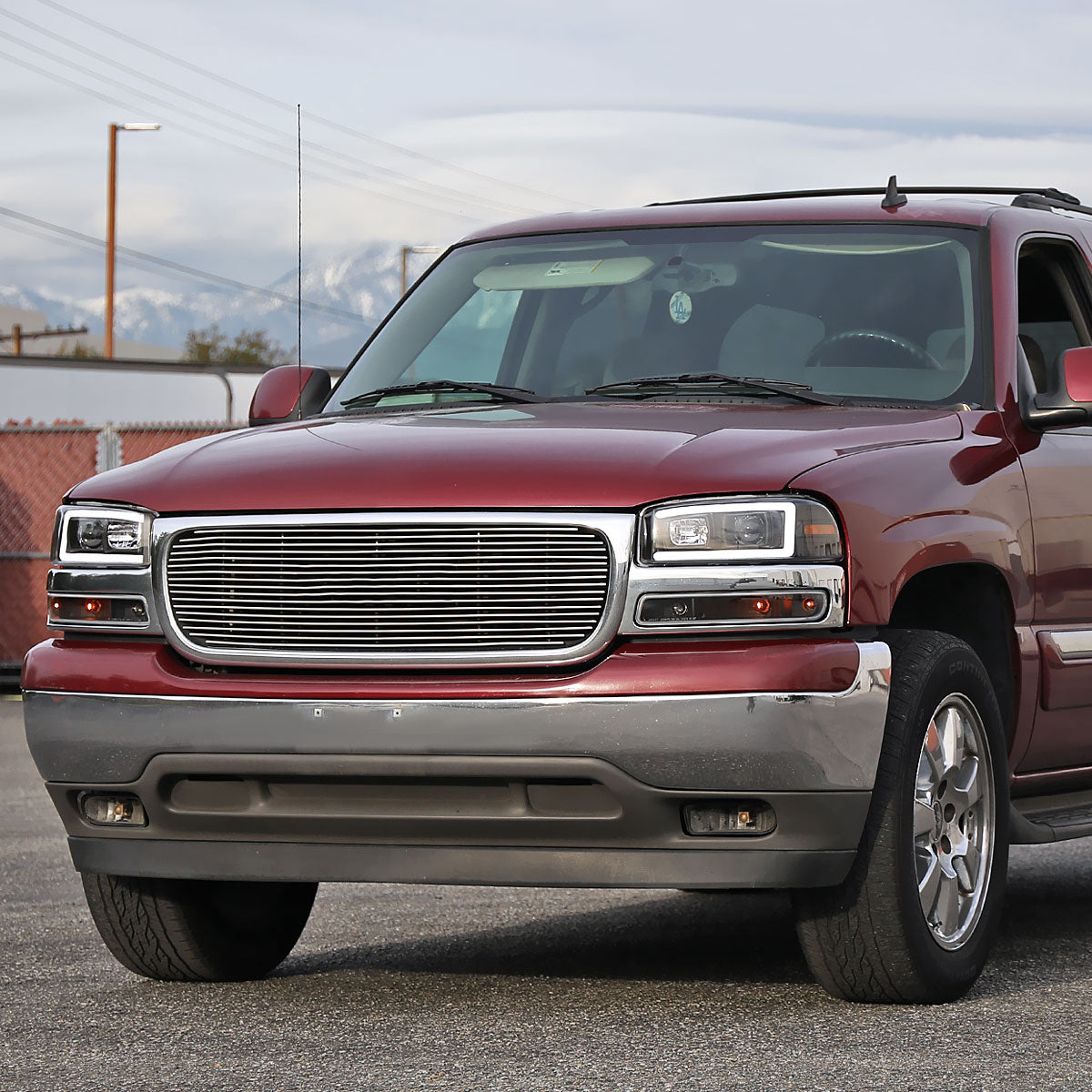 2000-2006 GMC Sierra/Denali/Yukon LED Strip Projector Headlights (Matte Black Housing/Clear Lens)