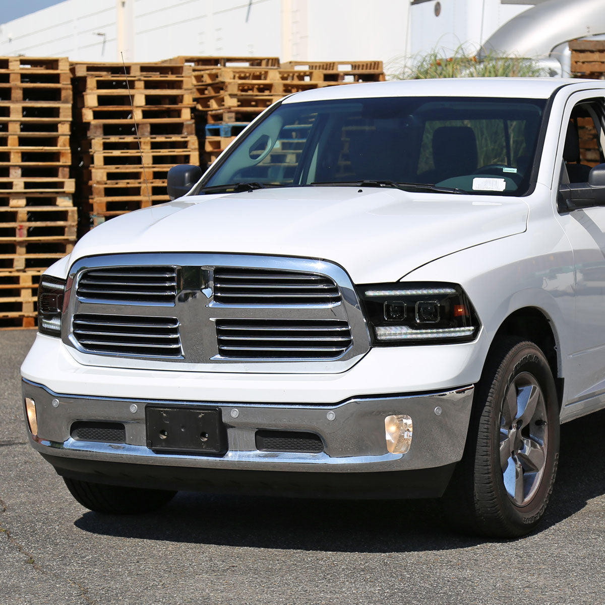 2009-2018 Dodge RAM 1500 / 2019-2021 RAM Classic / 2010-2018 RAM 2500 3500 Switchback Sequential Projector Headlights (Matte Black Housing/Smoked Lens)