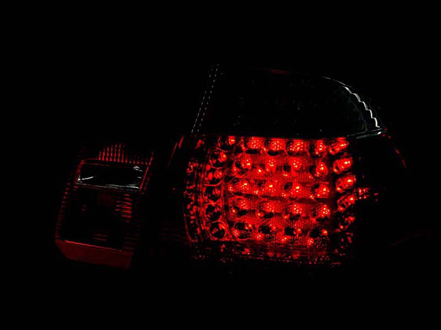 BMW 3 SERIES E46 99-01 4DR LED TAIL LIGHTS RED/CLEAR LENS 2PC