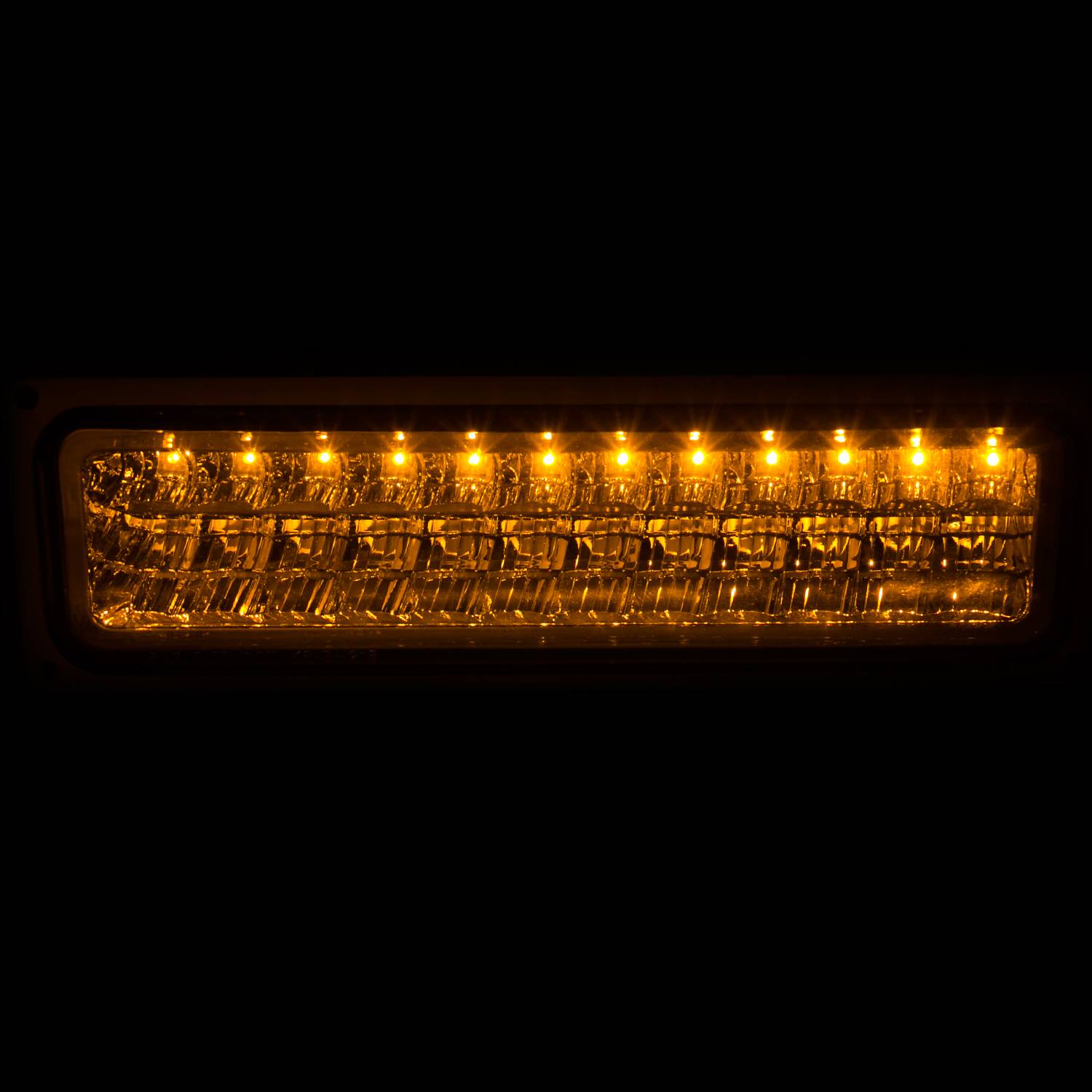 CHEVY/GMC C/K1500/2500 88-98 / C/K3500 88-00 / SUBURBAN 92-99 / BLAZER (FULL-SIZE) 92-94 / TAHOE 95-99 / YUKON 92-99 LED PARKING/SIGNAL LIGHTS CLEAR CHROME