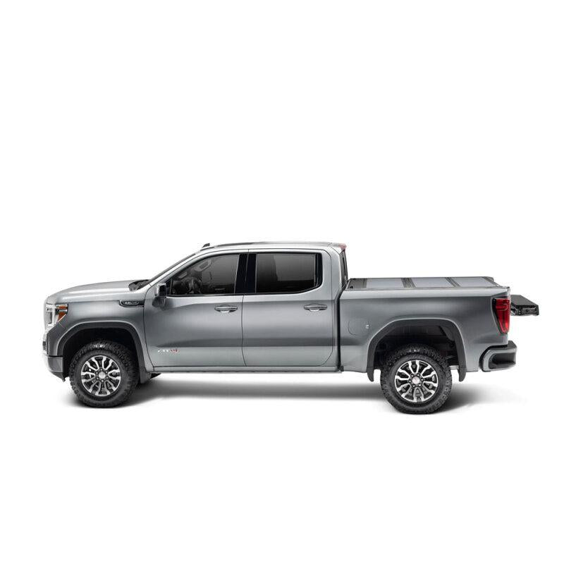 UnderCover 19-24 Chevy/GMC Silverado/Sierra 69.6in Fusion Bed Cover - Summit White