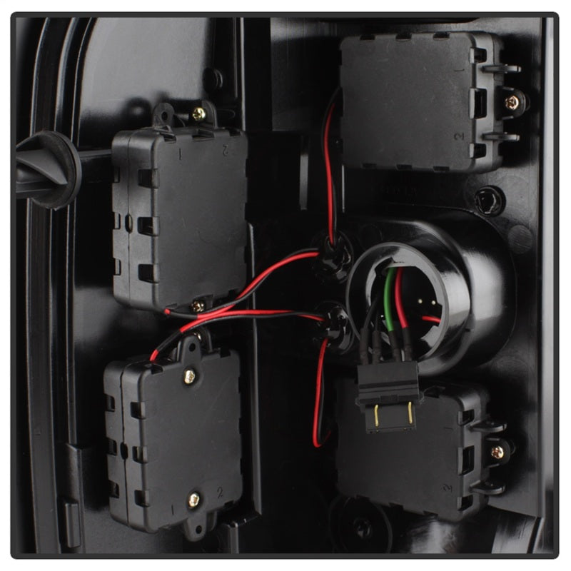 Spyder 07-13 Silverado (Will Not Work w/2010 921 Bulb)V3 Tail Lights Blk Smk ALT-YD-CS07V3-LBLED-BSM-SR1 Performance