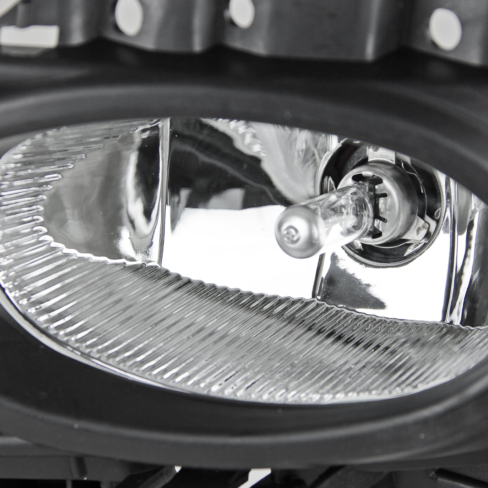 2007-2009 Mazda 3 Sedan H11 Fog Lights Kit (Chrome Housing/Clear Lens)