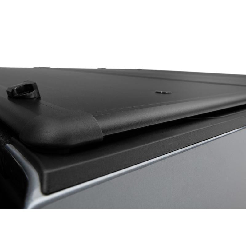 UnderCover 16-21 Toyota Tacoma Reg/Ext Cab 6ft Triad Bed Cover