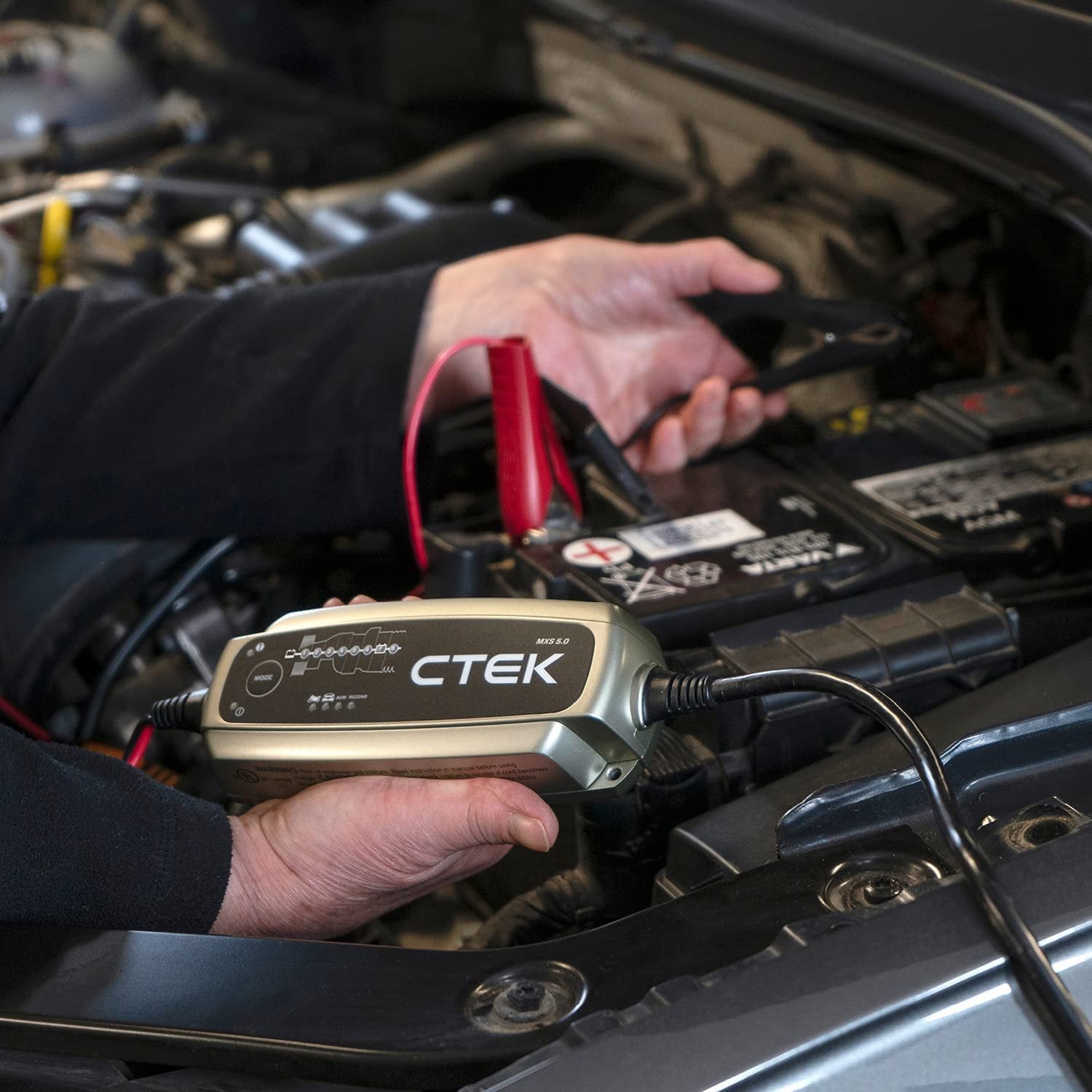 CTEK - 40-206 MXS 5.0 Fully Automatic 4.3 amp Battery Charger and Maintainer 12V-SR1 Performance