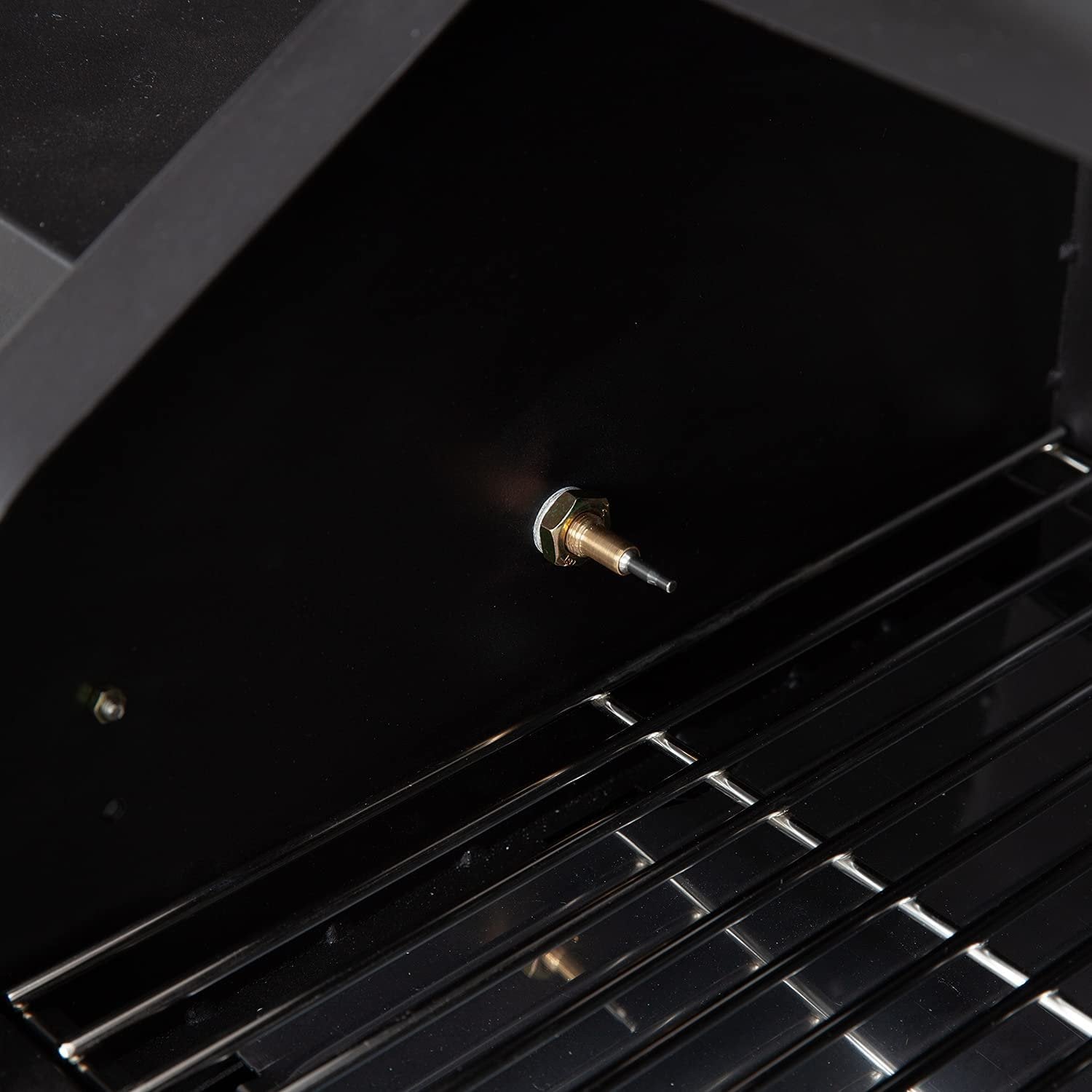 Green Mountain Trek Portable Wood Pellet Tailgating Grill - Wi-Fi Controlled-SR1 Performance