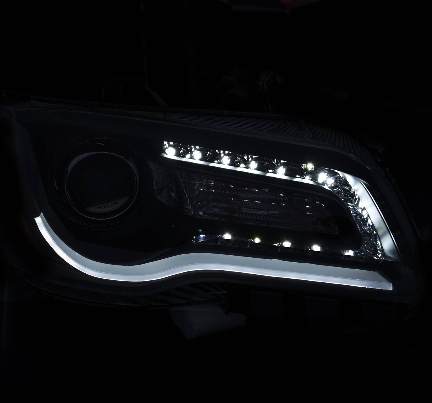 CHRYSLER 300 11-14 PROJECTOR PLANK STYLE HEADLIGHTS BLACK (FOR HALOGEN ONLY)