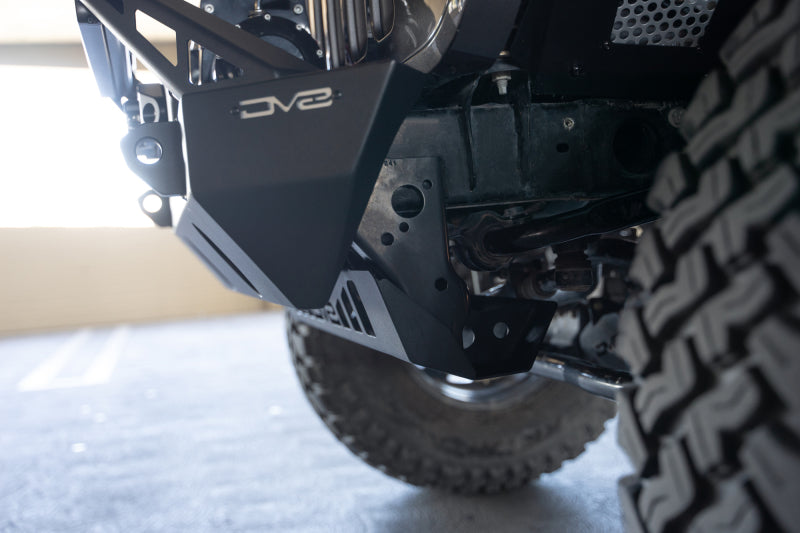 DV8 Offroad Jeep Wrangler JL & Gladiator JT Sway Bar Disconnect Skid Plate (Part Number: SPJL-02)