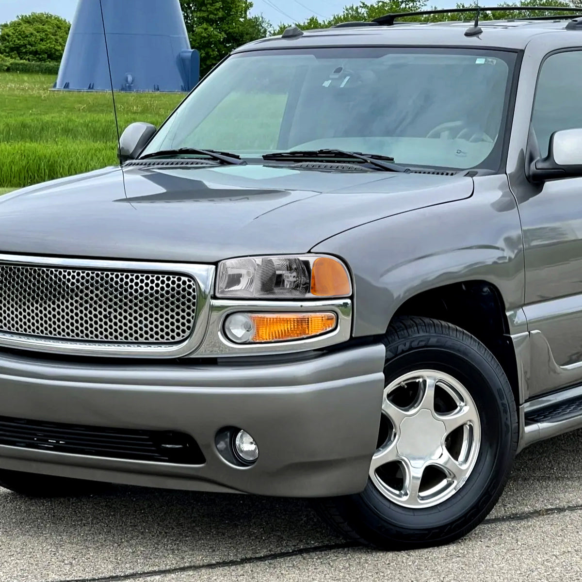 1999-2006 GMC Sierra/Yukonk/Yukon XL Crystal Headlights w/ Amber Reflector (Chrome Housing/Clear Lens)