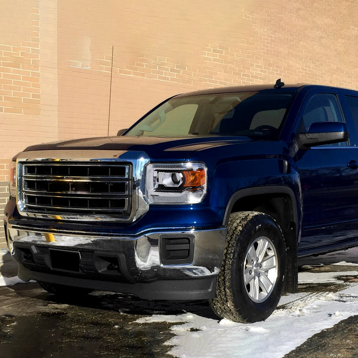 2014-2019 GMC Sierra LED Light Strip Projector Headlights (Chrome Housing/Clear Lens)