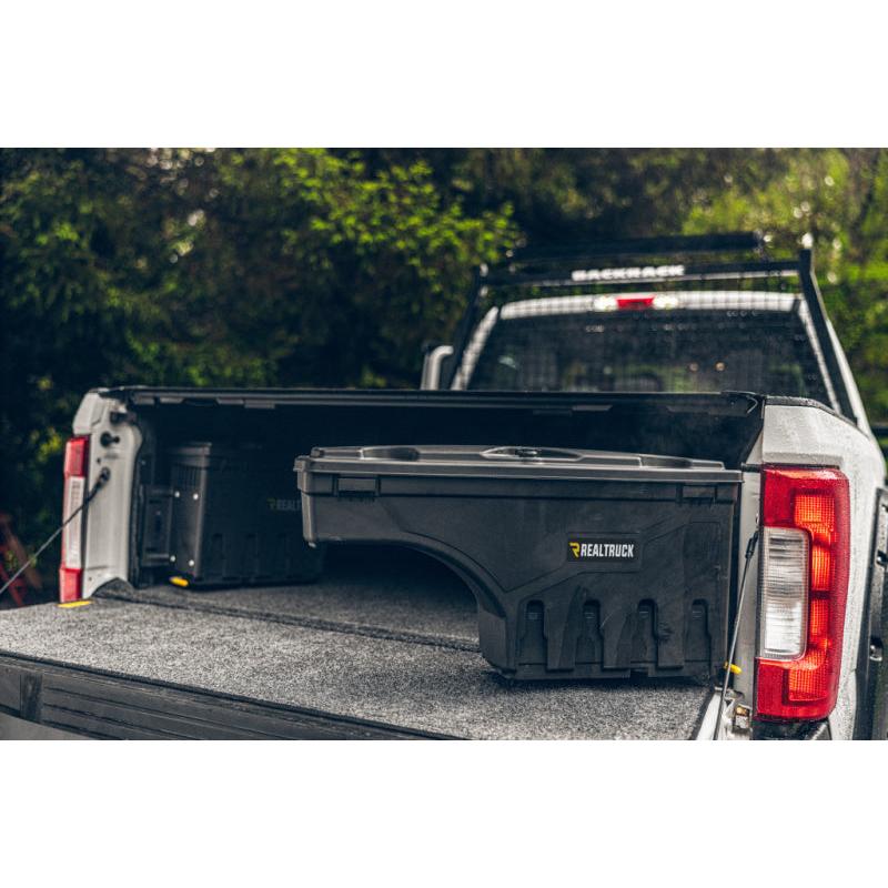 UnderCover 17-20 Ford F-250/F-350 Passengers Side Swing Case - Black Smooth