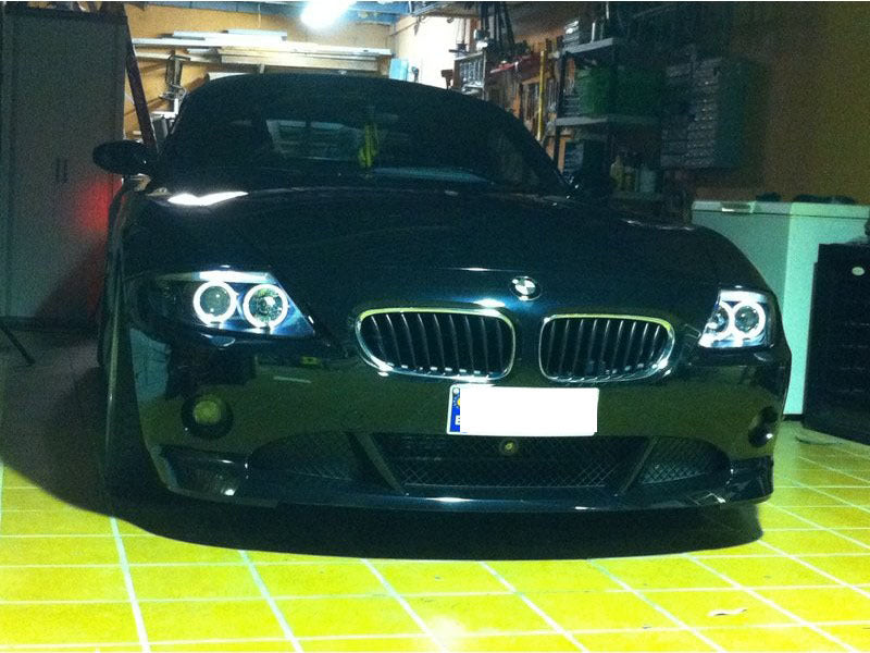Spyder BMW Z4 03-08 Projector Headlights Xenon/HID Model Only - LED Halo Black PRO-YD-BMWZ403-HID-BK-SR1 Performance