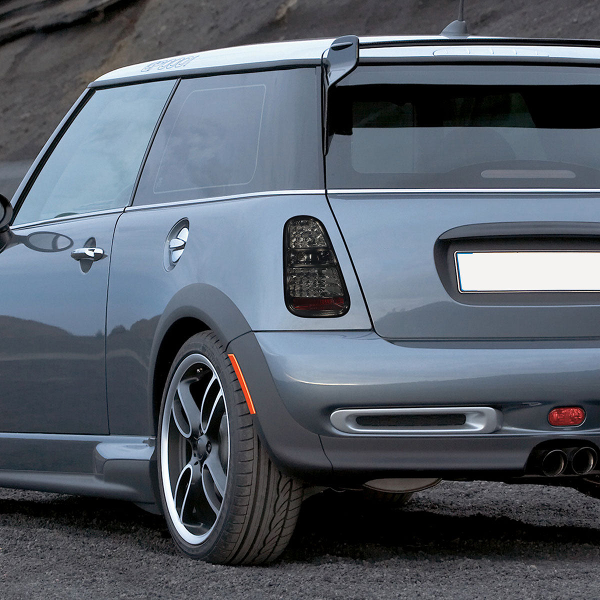 2005-2006 Mini Cooper S LED Tail Lights (Chrome Housing/Smoked Lens)