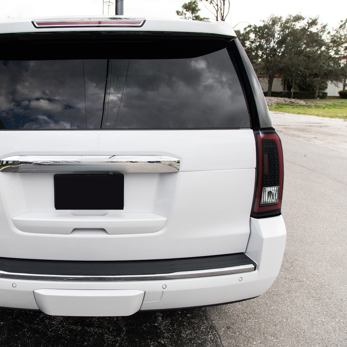 2015-2020 GMC Yukon/Yukon XL Denali SLE/SLT LED Tail Lights (Black Housing/Clear Lens w/ Red Bar)