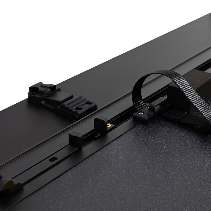 Westin 05-21 Nissan Frontier 5ft Bed Hard Tri-Fold Tonneau Cover - Black