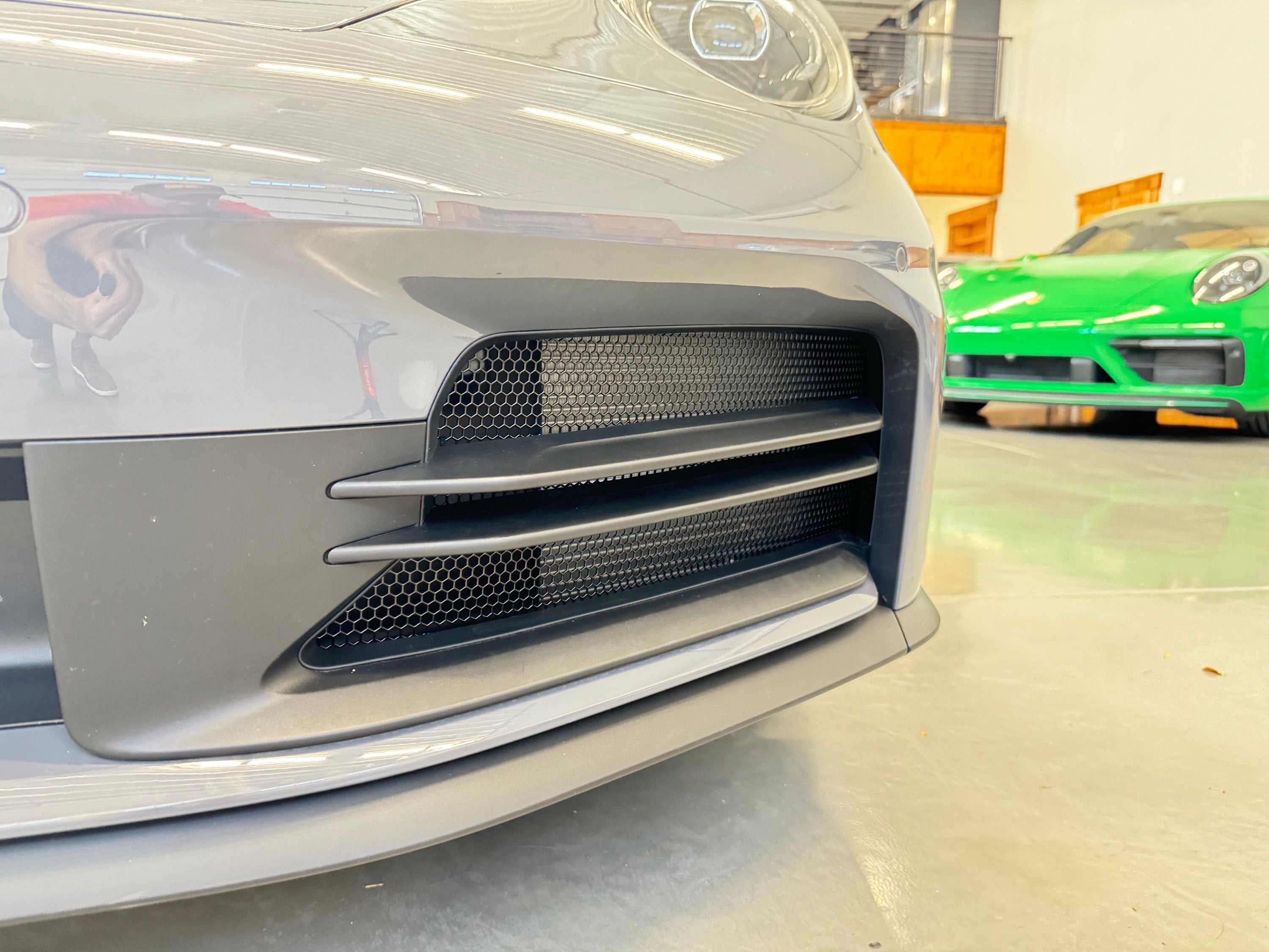 Porsche 911 992.2 Carrera Front Left & Right Radiator Grilles