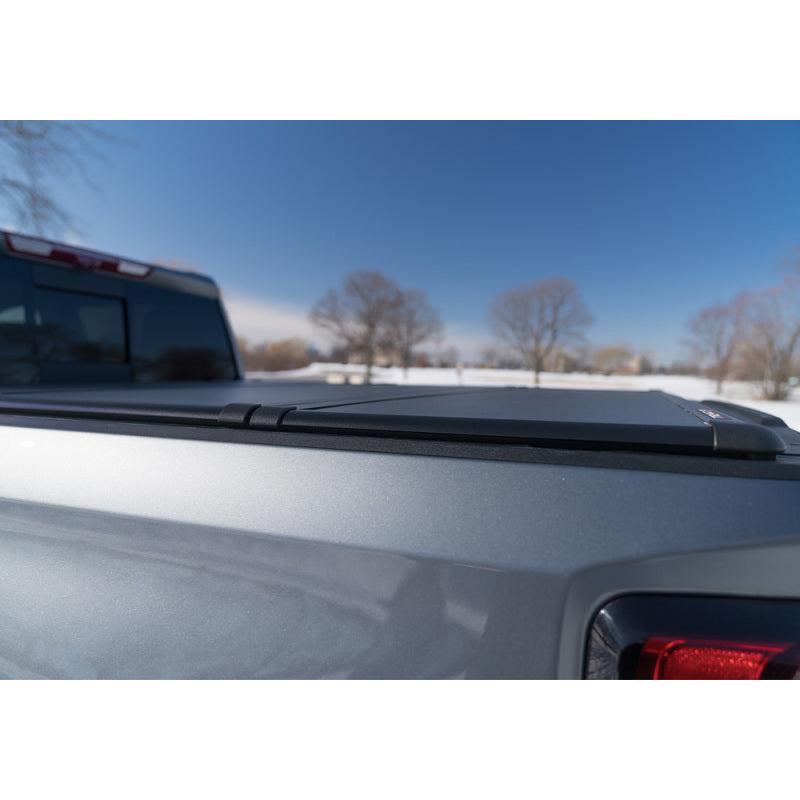 UnderCover 20-21 Silverado / Sierra HD 6.9ft Triad Bed Cover
