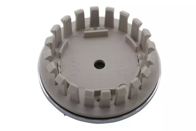 C8 2020-2026 Corvette Silver/Chrome Wheel Center Cap With Flags: Silver